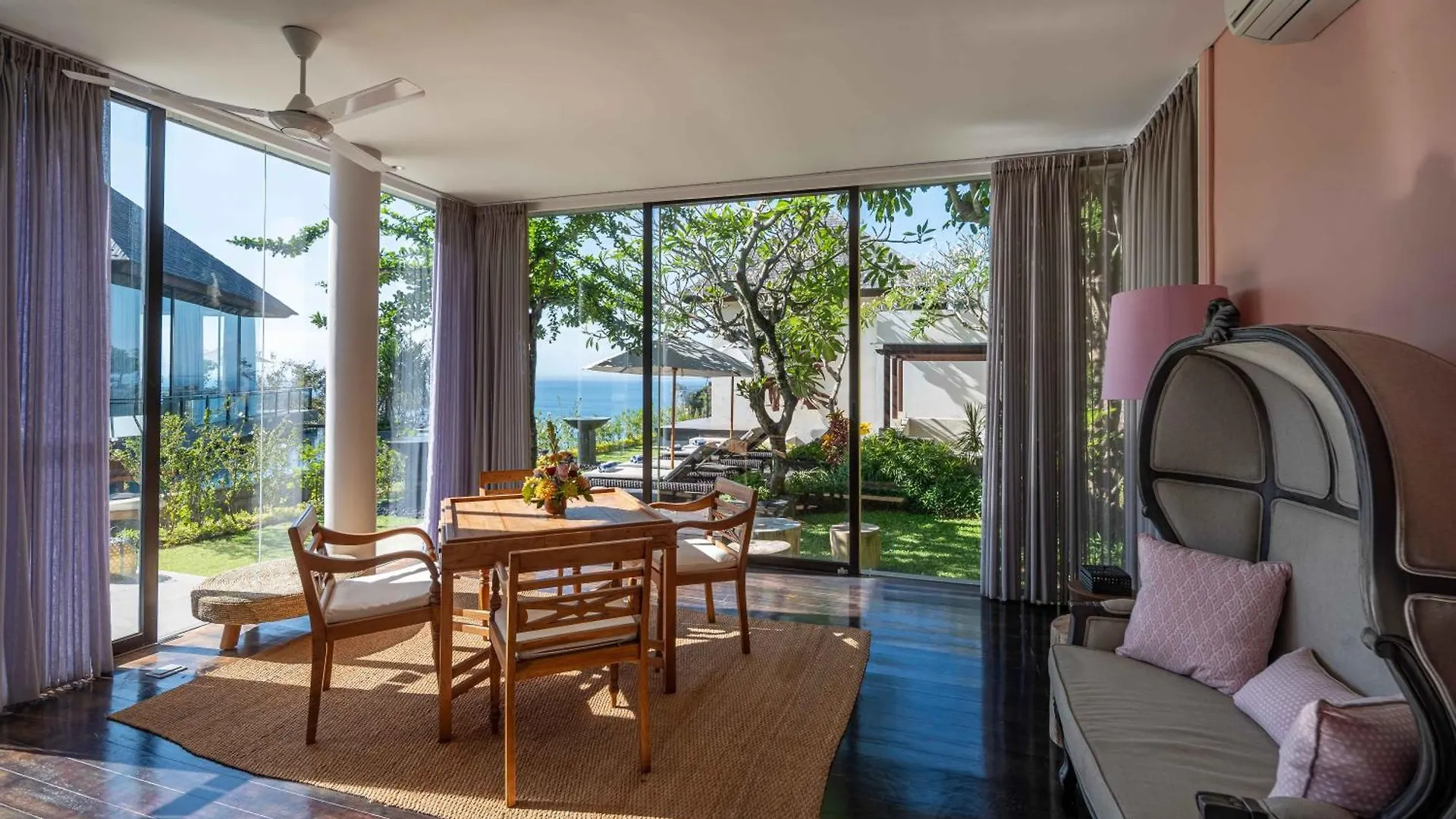 By The Cliff Bali Villa Jimbaran